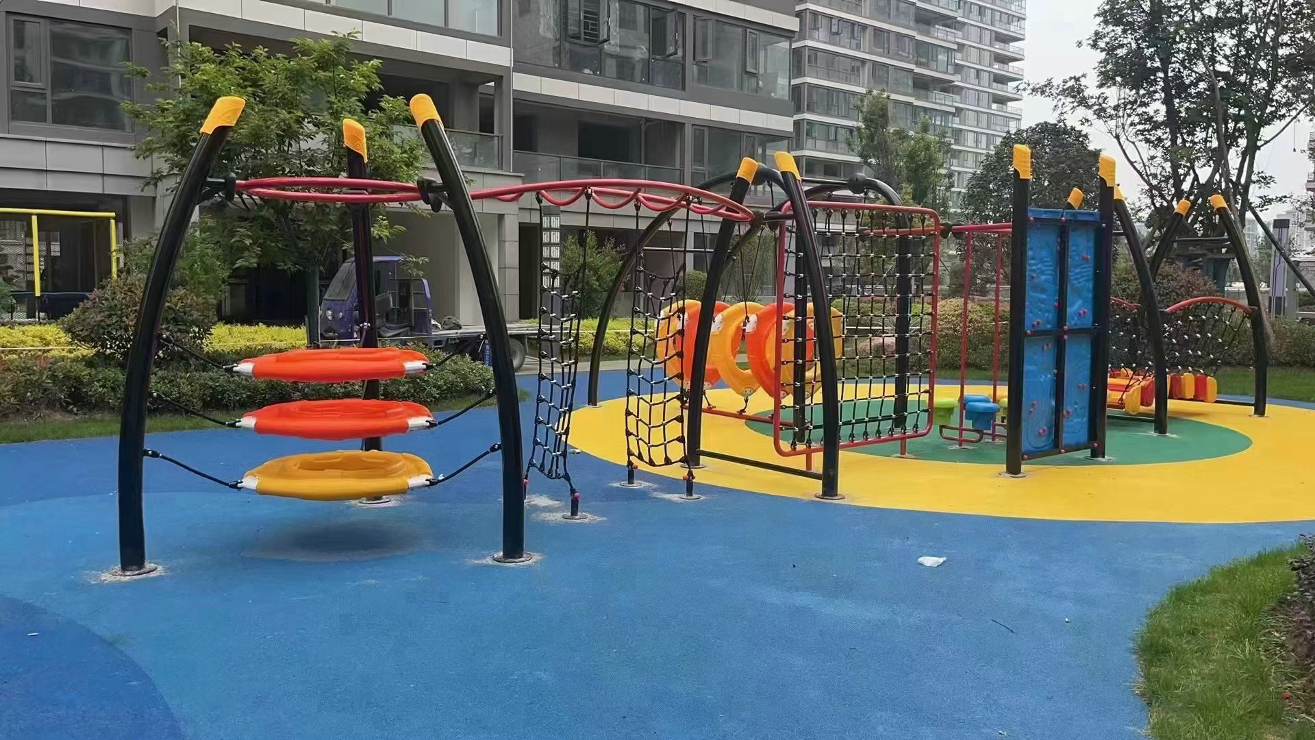 游樂場(chǎng)爬網(wǎng)007